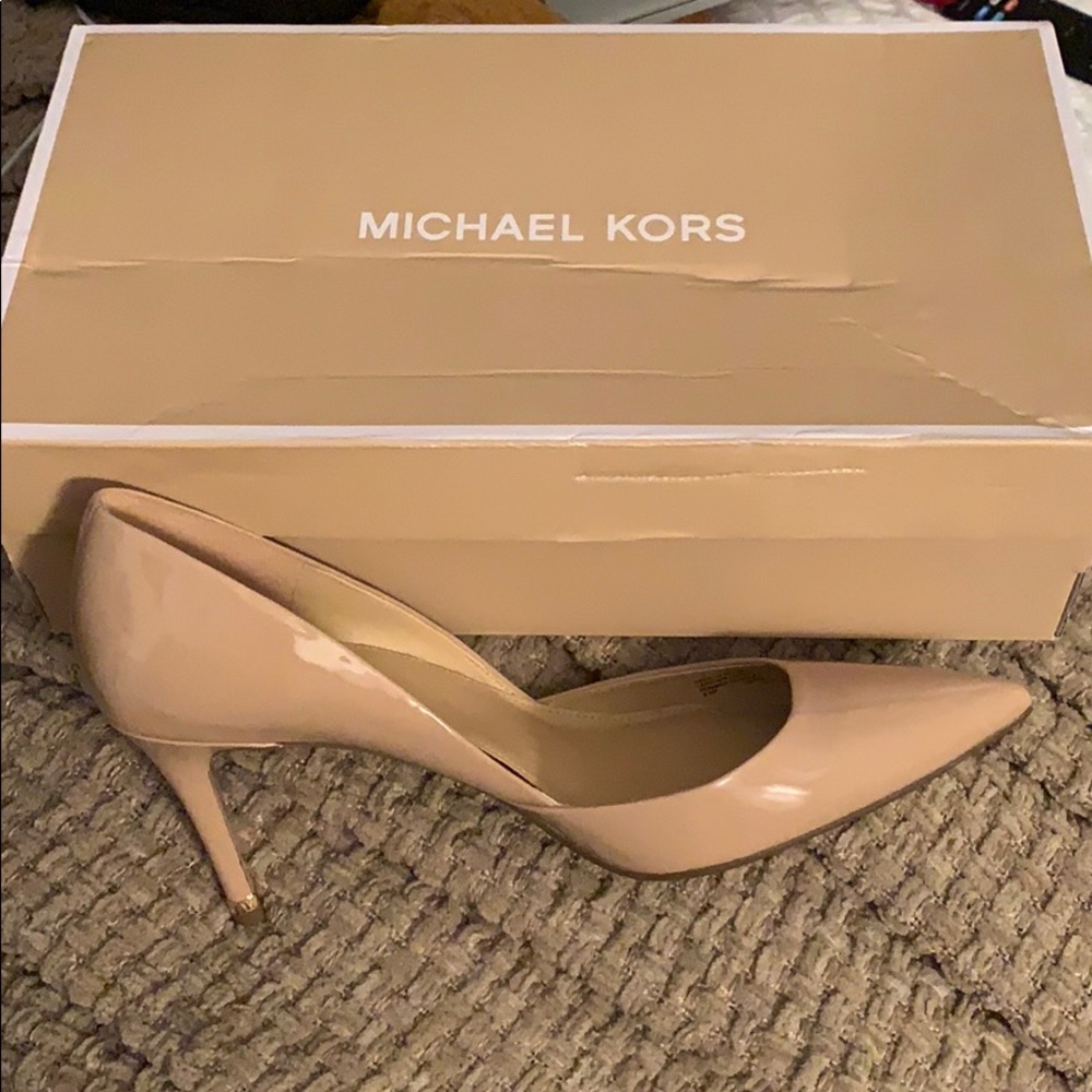 MICHAEL Kors nude pumps